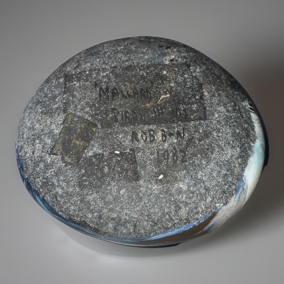 Vintage 1982 Hand Painted Mallard Duck Stone – Signed – Heavy Paperweight Decor - Picture 3 of 7